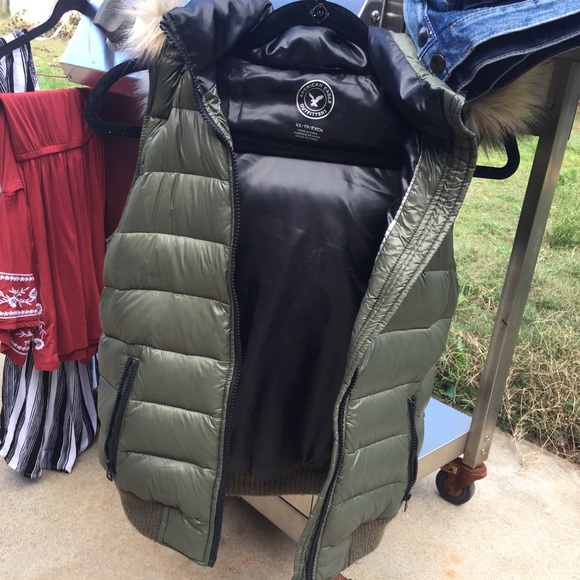 American Eagle puffy vest - Picture 4 of 4
